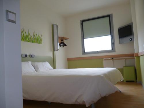 Habitación Doble Clásica del hotel Ibis Budget Lleida. Foto 2