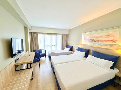 Habitación Doble con cama supletoria - 2 camas del hotel Eurohotel Barcelona Gran Via Fira. Foto 5