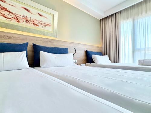 Habitación Doble con cama supletoria - 2 camas del hotel Eurohotel Barcelona Gran Via Fira. Foto 7
