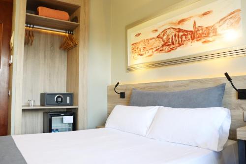 Habitación Doble con terraza del hotel Eurohotel Barcelona Gran Via Fira. Foto 5
