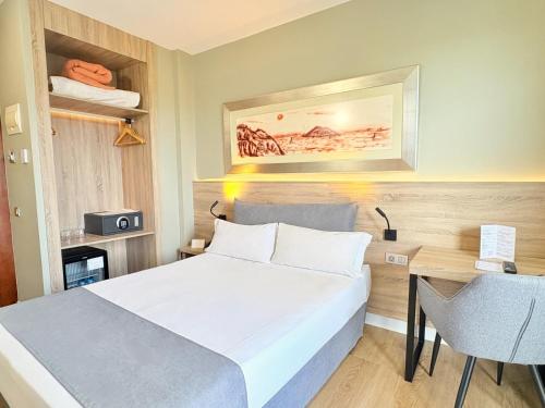 Habitación Doble con terraza del hotel Eurohotel Barcelona Gran Via Fira. Foto 7