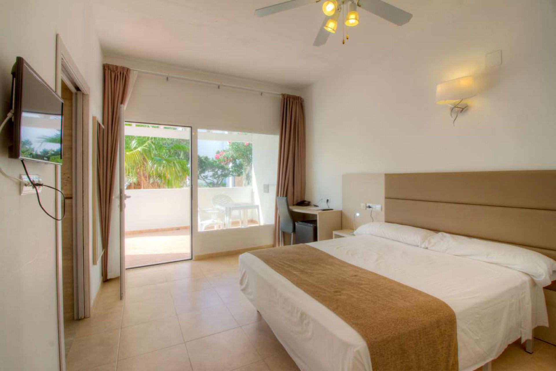 Habitación adaptada-movilidad reducida del hotel Complejo Lago Playa