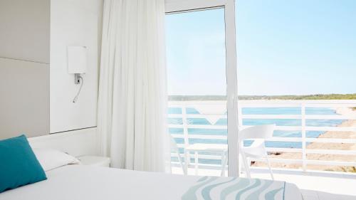 Habitación Doble Deluxe con vistas al mar del hotel Insotel Formentera Playa