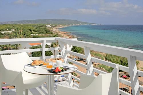 Suite Junior con vistas al mar del hotel Insotel Formentera Playa. Foto 1