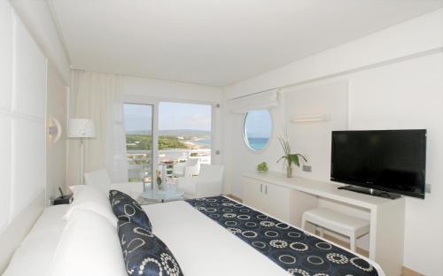 Suite Junior con vistas al mar del hotel Insotel Formentera Playa. Foto 2