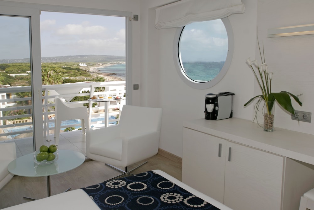 Junior Suite Sea View del hotel Insotel Formentera Playa. Foto 1