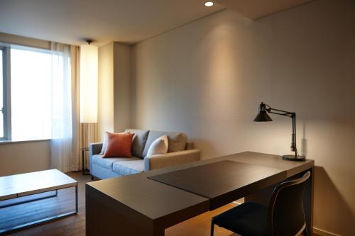 Habitación Doble Grand Deluxe del hotel Shilla Stay Gwanghwamun Myungdong. Foto 2