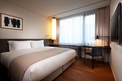 [AUTOBÚS TURÍSTICO EN SEÚL] Habitación Doble Hollywood - 2 tickets por noche del hotel Shilla Stay Gwanghwamun Myungdong