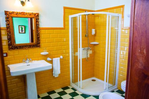 Habitación Doble con baño - 1 o 2 camas del hotel Casa Lola Y Juan. Foto 3