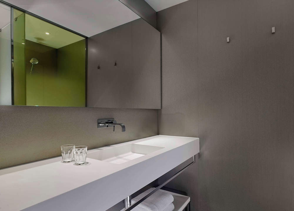 Estudio, 2 camas individuales del hotel Park Plaza London Park Royal. Foto 4