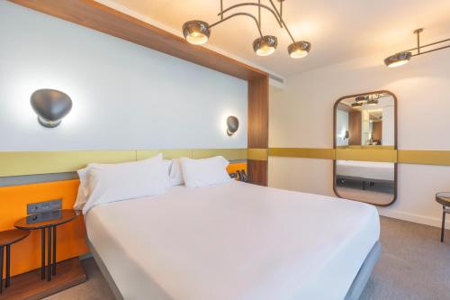 Habitación Doble con vistas del hotel Soho Boutique Granada. Foto 9