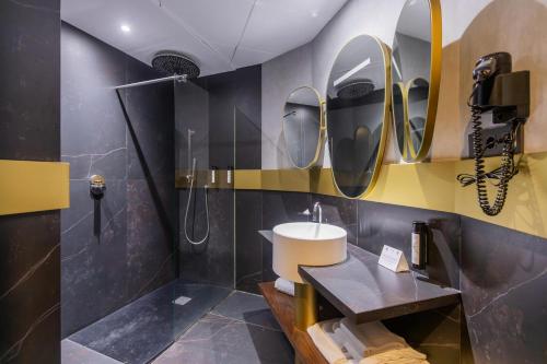 Habitación Triple del hotel Soho Boutique Granada. Foto 1