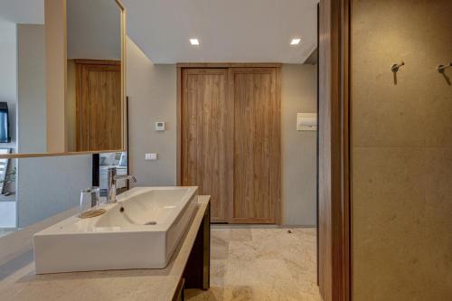 Habitación Triple del hotel Ohtels Les Oliveres. Foto 10