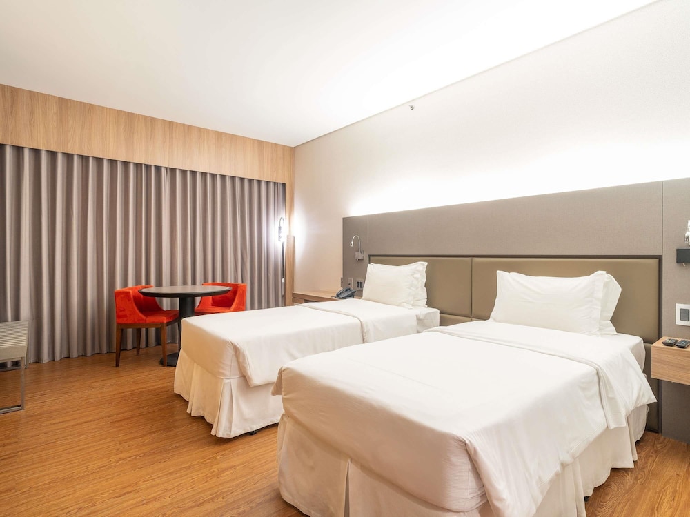 Apartamento estándar con dos camas individuales del hotel Mercure Uberlândia Plaza Shopping. Foto 4