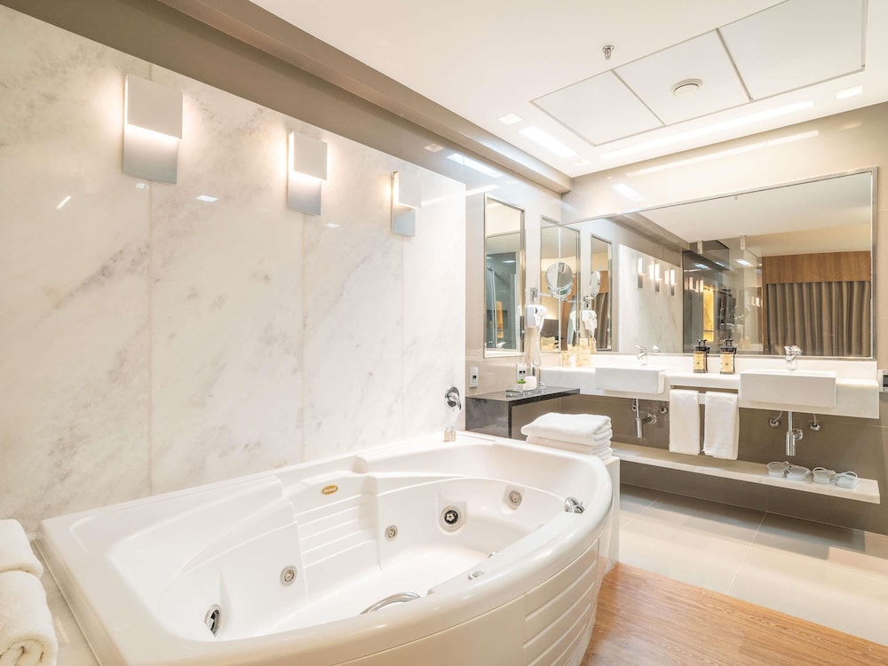 Suite Superior con cama King del hotel Mercure Uberlândia Plaza Shopping. Foto 10