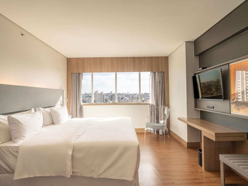 Suite Superior con cama King del hotel Mercure Uberlândia Plaza Shopping. Foto 11