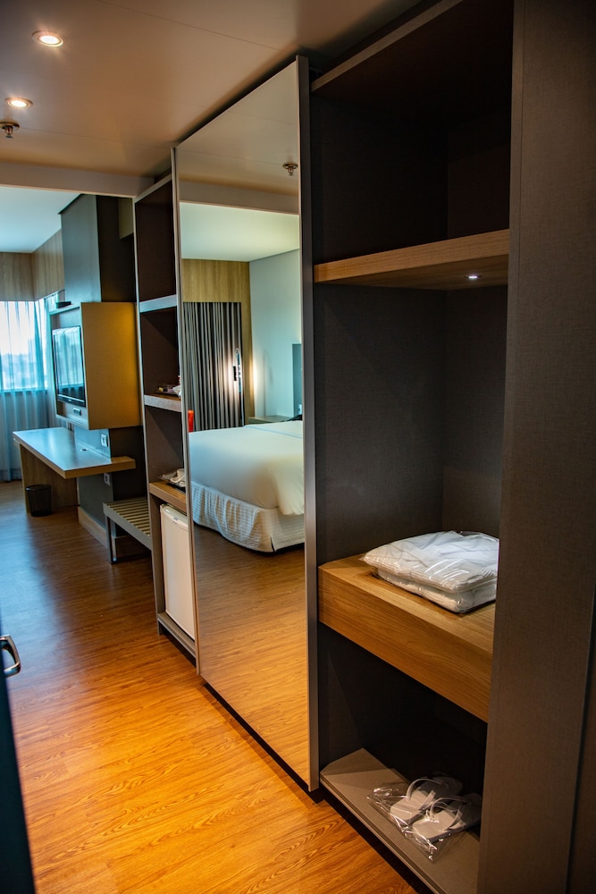 Apartamento Privilege con cama King del hotel Mercure Uberlândia Plaza Shopping. Foto 1