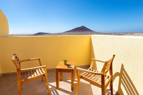 Habitación Doble Superior con vistas al mar del hotel Playa Sur Tenerife. Foto 8