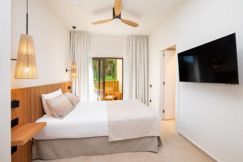 Habitación Individual con vistas a la montaña del hotel Playa Sur Tenerife. Foto 1