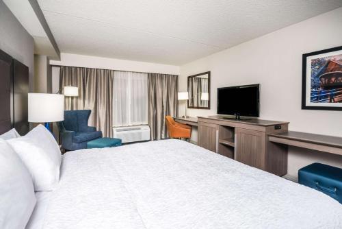 Habitación Executive con cama extragrande - No fumadores del hotel Hampton Inn Clifton Park. Foto 2