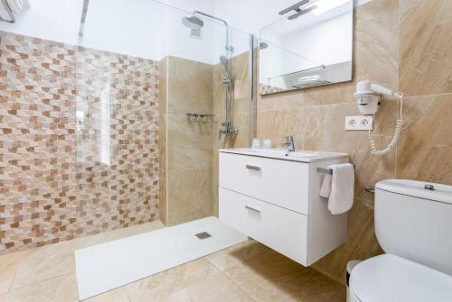 Double or Twin Room with Sea View del hotel El Hotelito Del Golfo. Foto 9