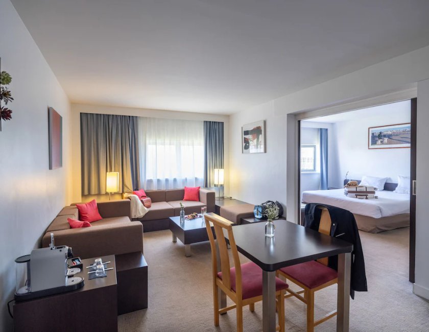 Suite Lujo 1 Cama king 1 habitación del hotel Novotel Nantes Centre Gare. Foto 6