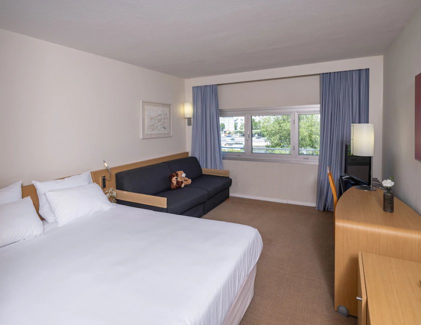 Habitación doble Sofá Cama incluido 1 Cama doble del hotel Novotel Nantes Centre Gare. Foto 2