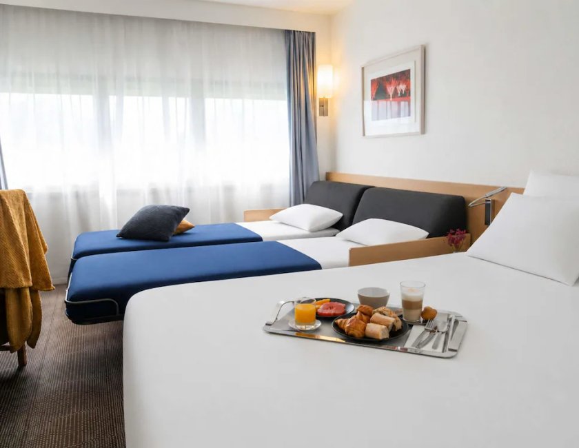 Habitación doble Sofá Cama incluido 1 Cama doble del hotel Novotel Nantes Centre Gare. Foto 5
