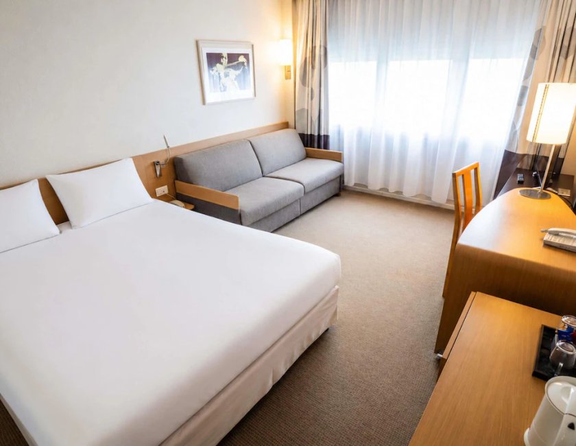Habitación doble Sofá Cama incluido 1 Cama doble del hotel Novotel Nantes Centre Gare. Foto 8