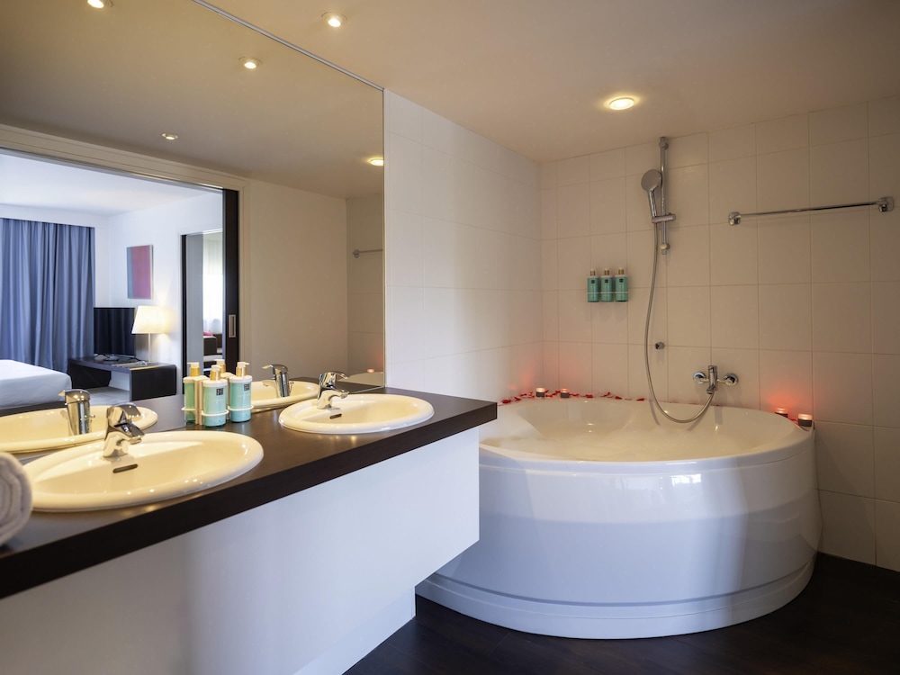 Suite - Cama doble King Size del hotel Novotel Nantes Centre Gare. Foto 3