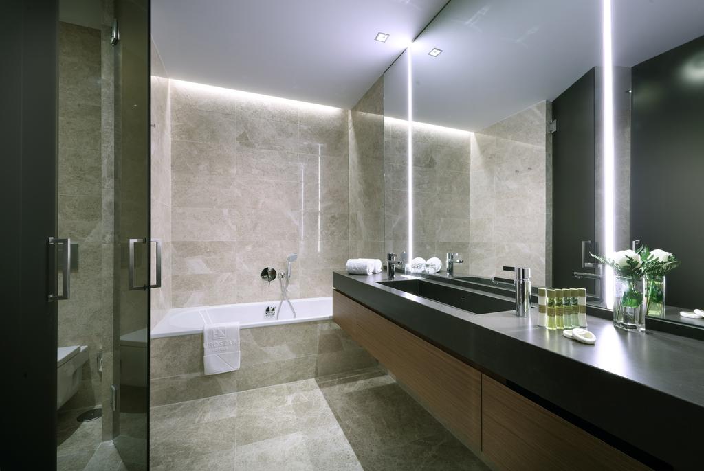 Habitación doble Lujo del hotel Eurostars Torre Sevilla. Foto 1