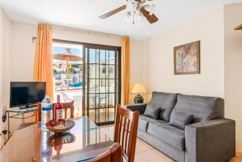 One - Bedroom Sunny Apartment with Pool View del hotel Club Tenerife. Foto 12