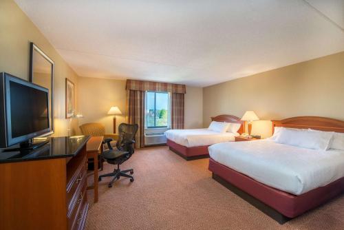 Habitación Doble con 2 camas dobles - Adaptada para personas de movilidad reducida del hotel Hilton Garden Inn Poughkeepsie/Fishkill. Foto 1