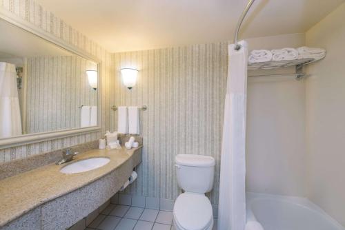 Habitación Doble con 2 camas dobles - Adaptada para personas de movilidad reducida del hotel Hilton Garden Inn Poughkeepsie/Fishkill. Foto 2
