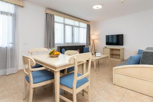 Apartamento con vistas al mar del hotel Villamar. Foto 1