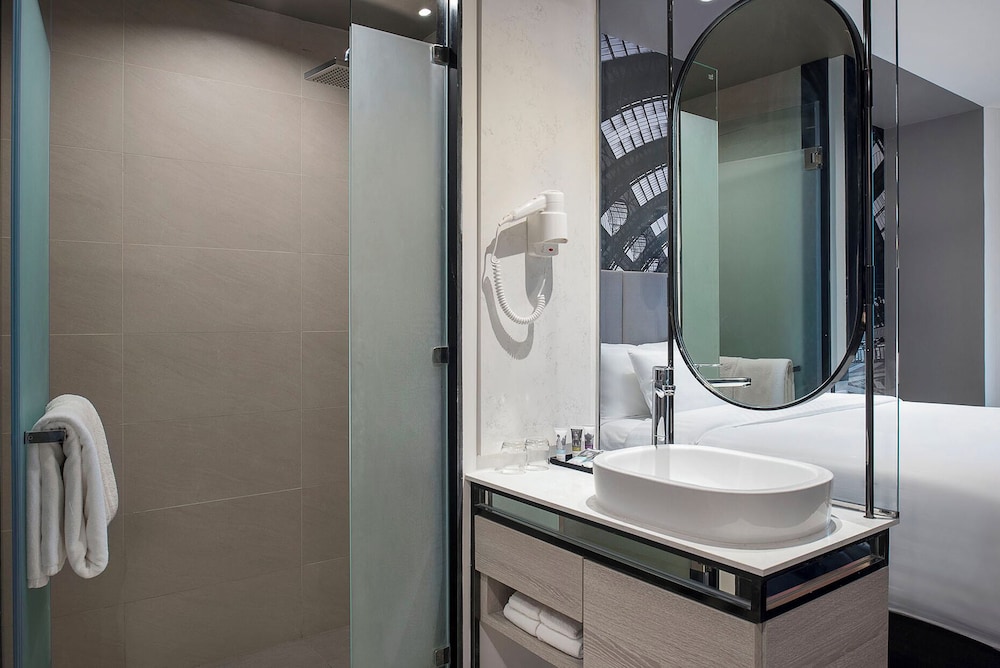 Privilege, Habitación, 1 cama de matrimonio grande del hotel Mercure Bangkok Makkasan. Foto 10