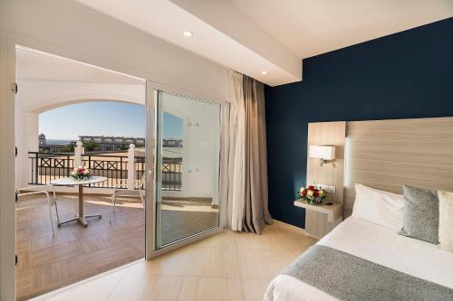 Habitación Doble con vistas laterales al mar - 1 o 2 camas del hotel Royal Palm Resort and Spa - Adults Only. Foto 1