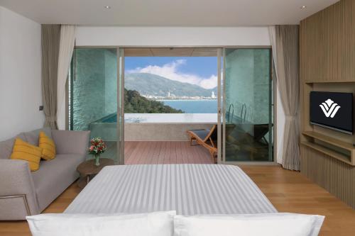 Suite Pool con vistas al mar del hotel Wyndham Grand Phuket Kalim Bay. Foto 3