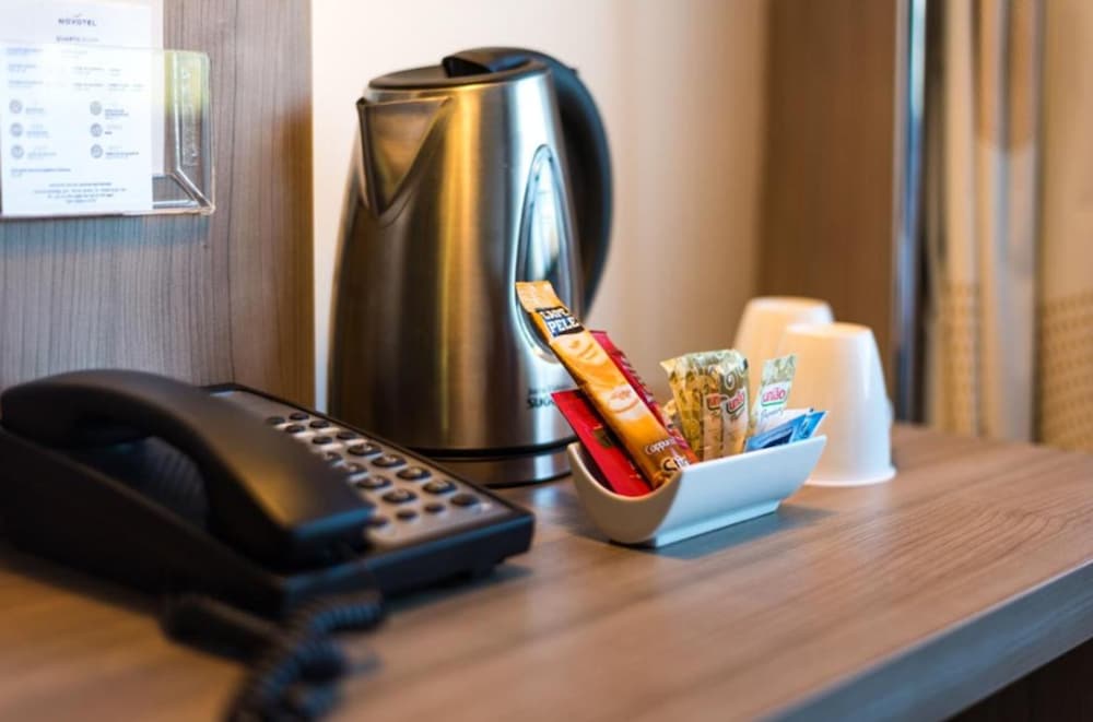 APARTAMENTO STANDARD PARA HUÉSPEDES CON LIMITACIONES FÍSICAS CON UNA CAMA DOBLE del hotel Novotel Rj Praia De Botafogo. Foto 2