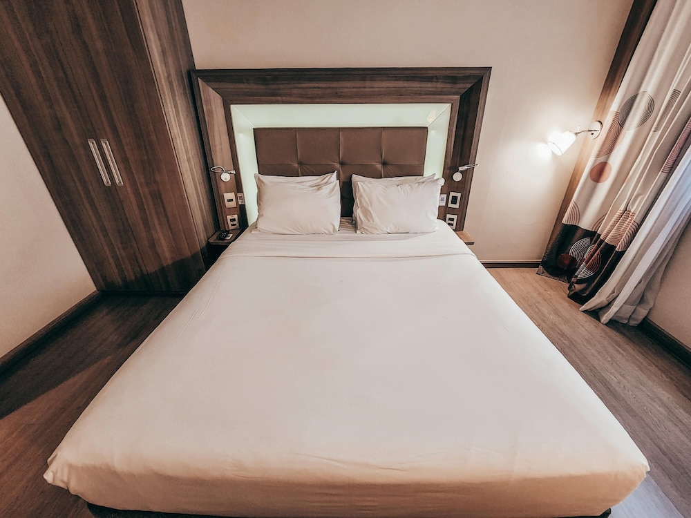 APARTAMENTO STANDARD PARA HUÉSPEDES CON LIMITACIONES FÍSICAS CON UNA CAMA DOBLE del hotel Novotel Rj Praia De Botafogo. Foto 4