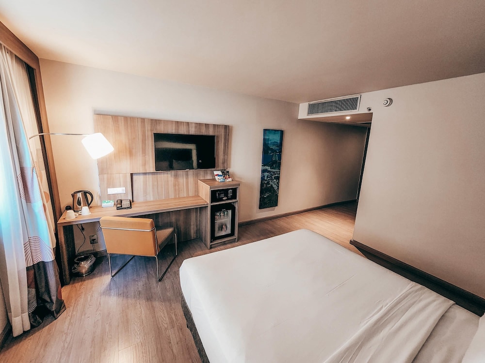 APARTAMENTO STANDARD PARA HUÉSPEDES CON LIMITACIONES FÍSICAS CON UNA CAMA DOBLE del hotel Novotel Rj Praia De Botafogo. Foto 5