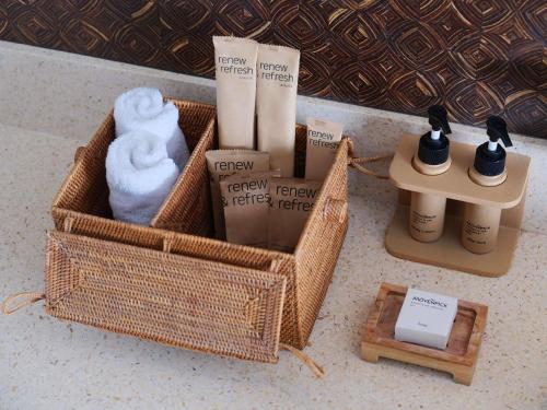 Classic King Room with Free Daily Chocolate Hours and Daily Resort Activities del hotel Movenpick Resort and Spa Jimbaran Bali - Chse Certified. Foto 5