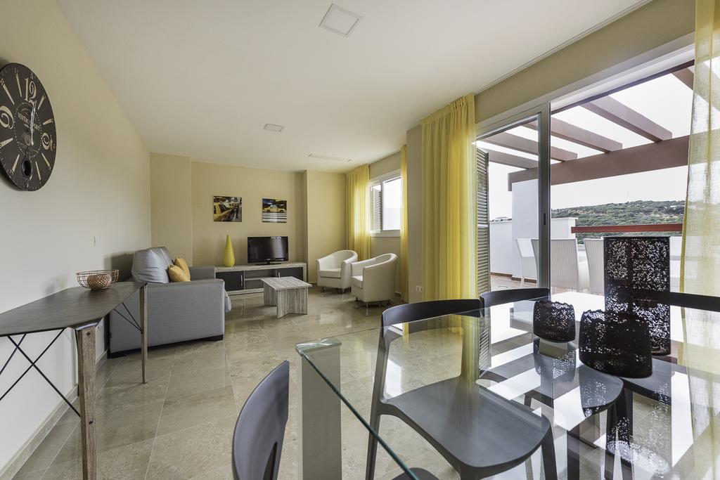 Apartamento Lujo 3 habitaciones del hotel Albayt Nueva Alcaidesa. Foto 2