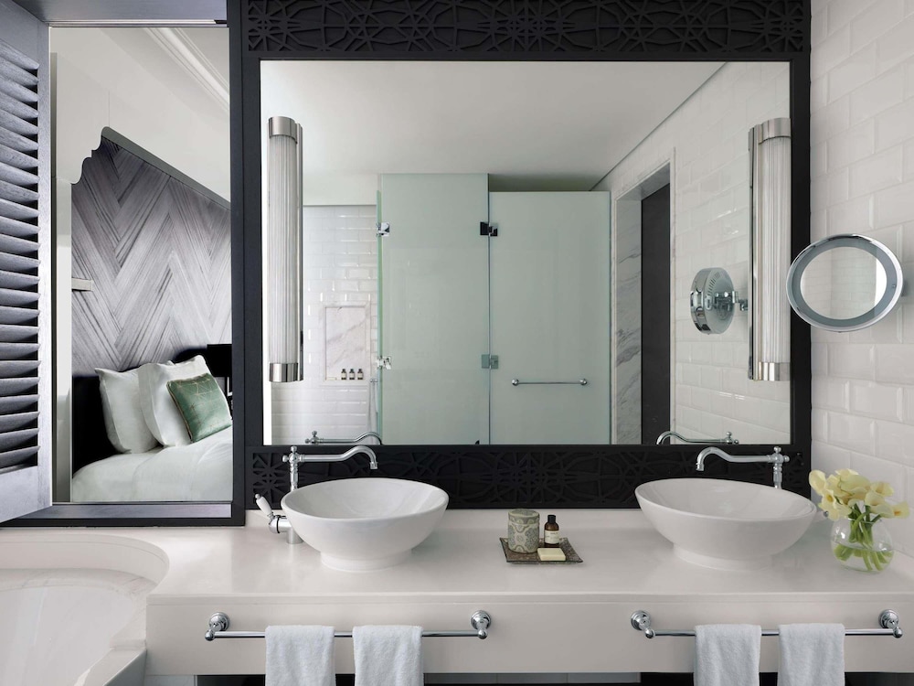 Suite de dos dormitorios del hotel Fairmont Fujairah Beach Resort. Foto 4