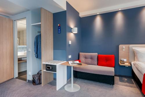Habitación Estándar con cama grande y sofá cama - No fumadores del hotel HOLIDAY INN EXPRESS BERLIN - ALEXANDERPLATZ