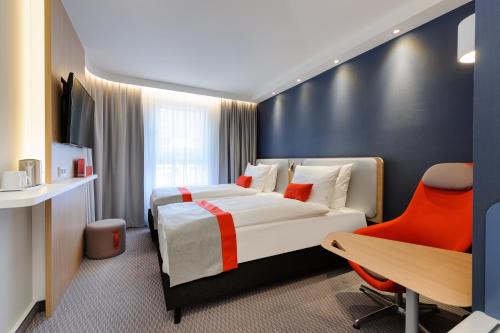 Habitación Doble Estándar - 2 camas del hotel HOLIDAY INN EXPRESS BERLIN - ALEXANDERPLATZ. Foto 7