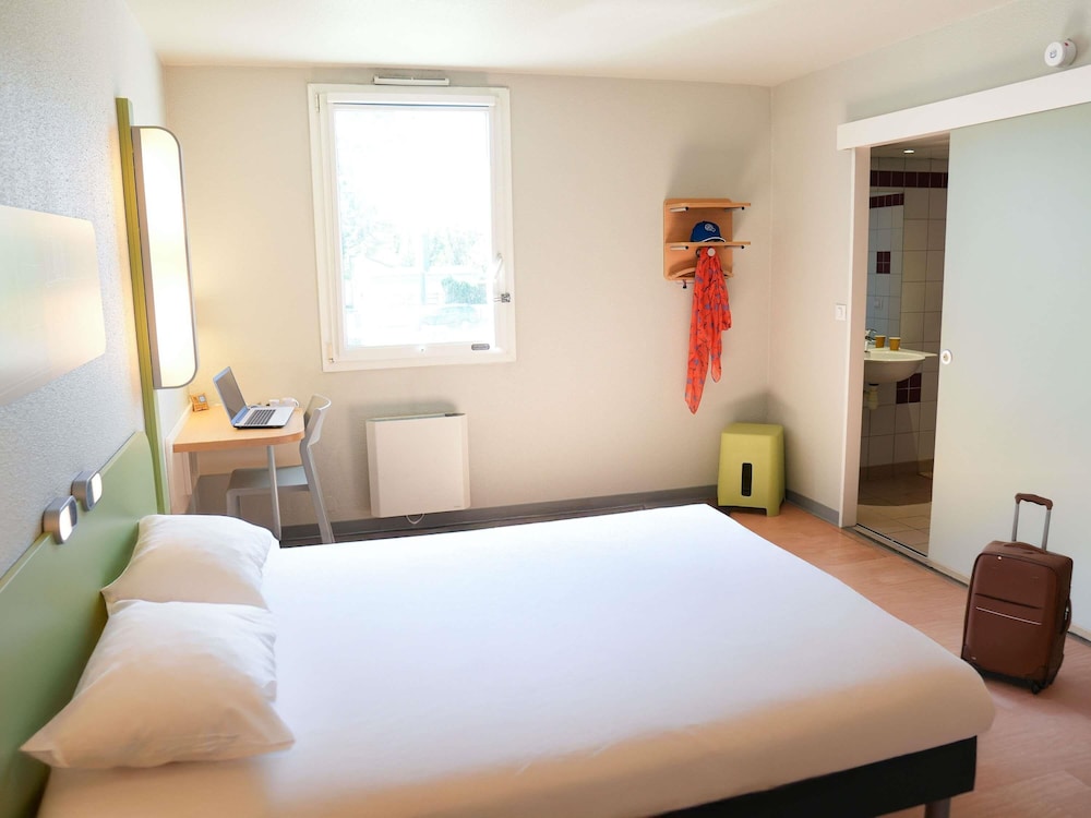 Habitación doble accesible con 1 cama doble del hotel Ibis Budget Caen Porte De Bretagne