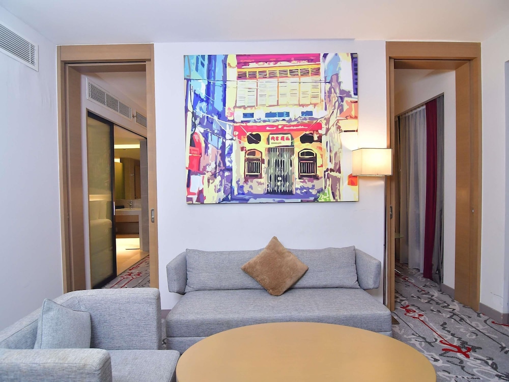 Suite, 1 Cama Queen del hotel Mercure Kuala Lumpur Shaw Parade. Foto 2