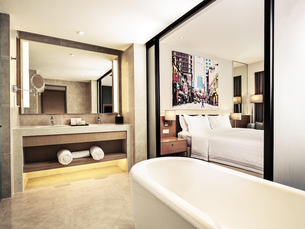 Suite, 1 Cama Queen del hotel Mercure Kuala Lumpur Shaw Parade. Foto 7