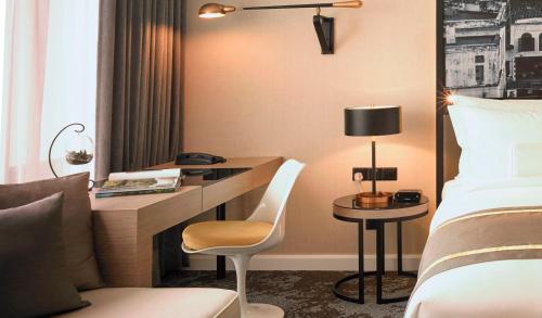 Habitación Doble Deluxe del hotel Stripes Kuala Lumpur, Autograph Collection